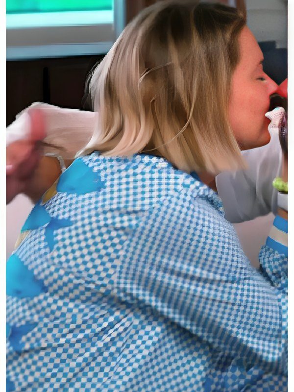 Below Deck Down Under S4 Daisy Kelliher Blue Fish Pajamas