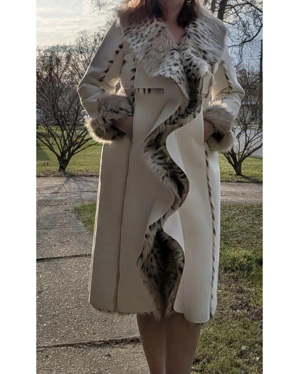 Hacks S05 Jean Smart Animal Print Fur Trim Long Overcoat WorthVee